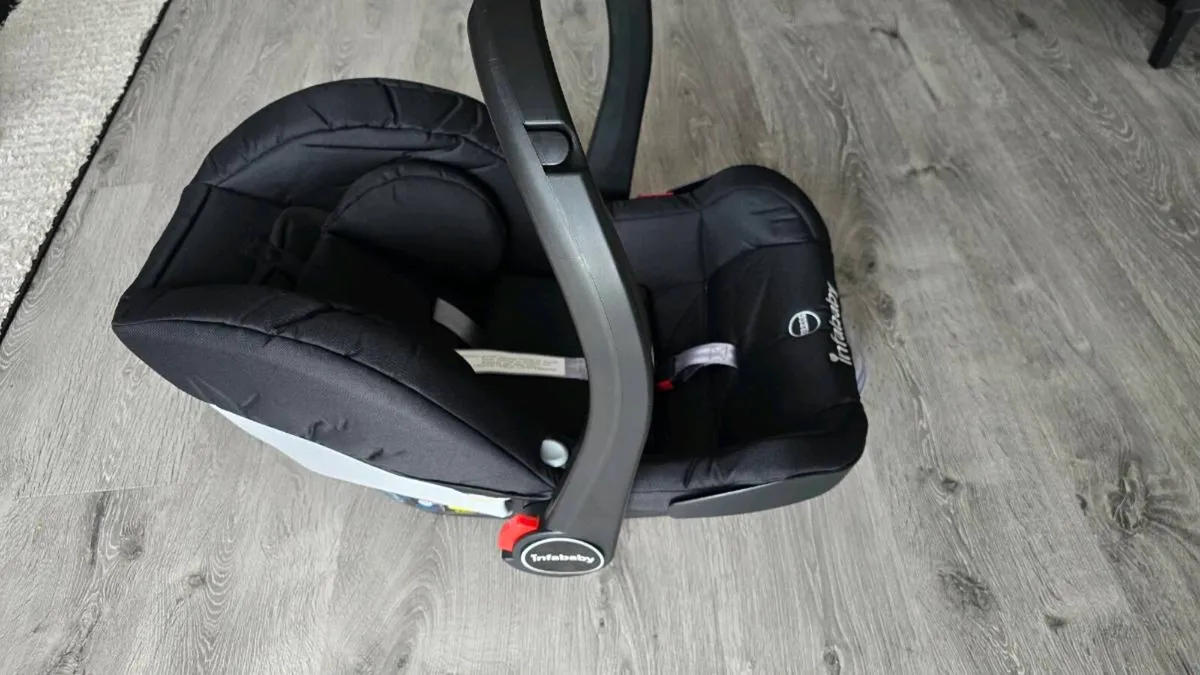 Baby car seat - Image 2