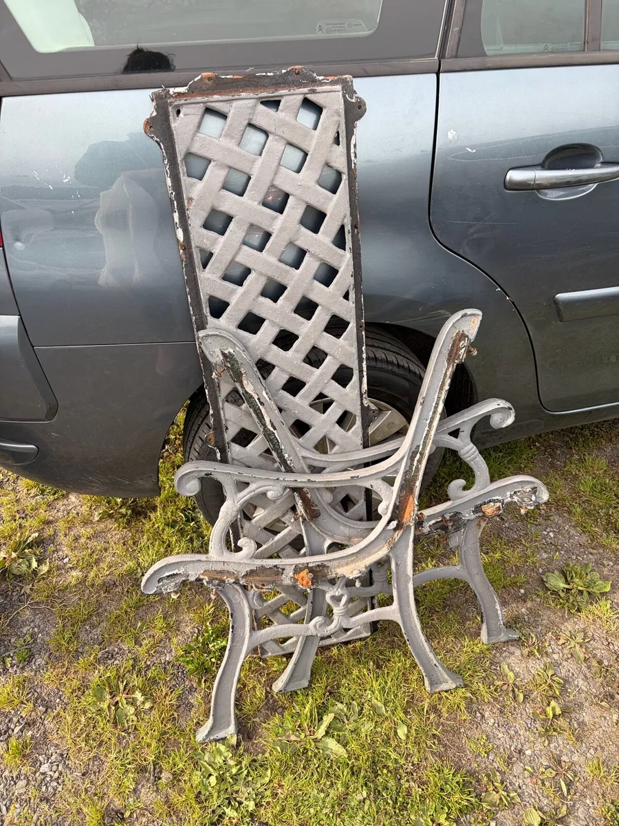 heavy cast iron bench ends set - Image 1