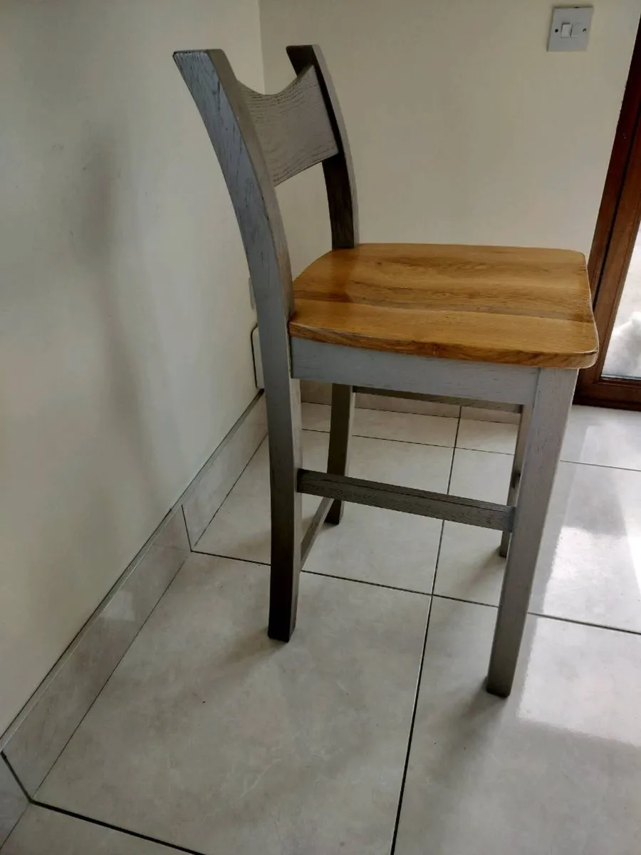 Breakfast bar chairs - Image 2