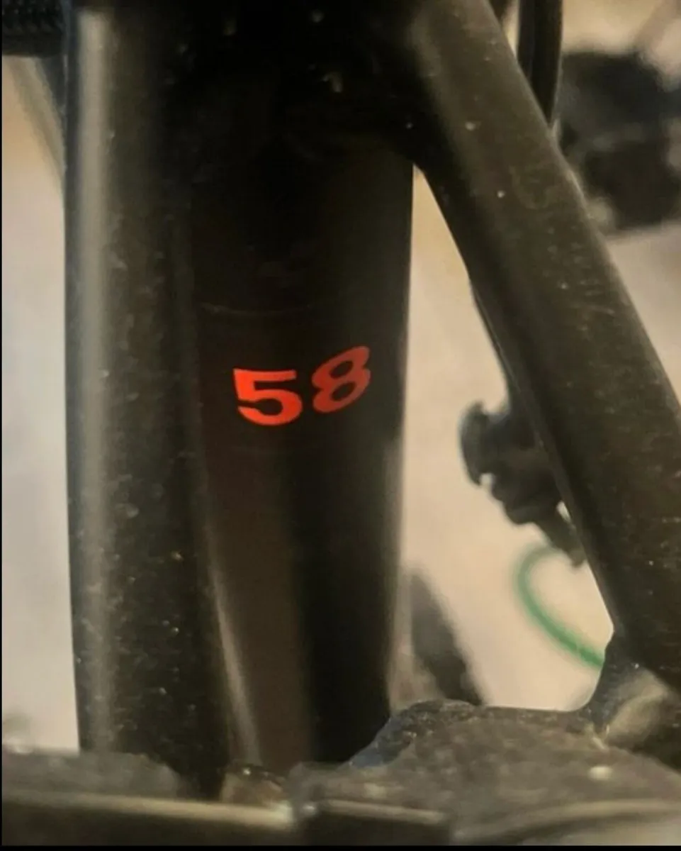 Cube Attain Road Bike - Image 4