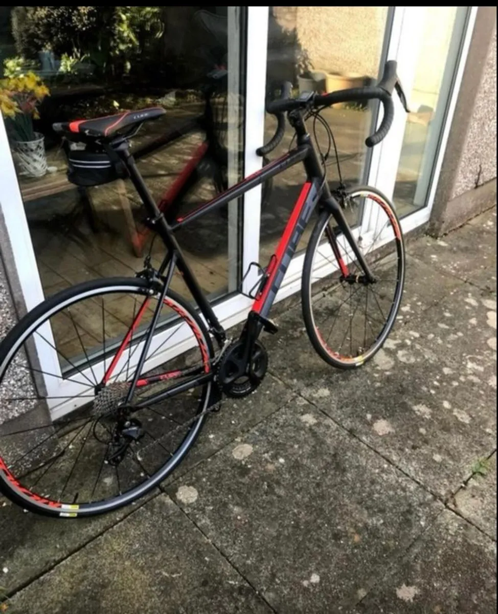 Cube Attain Road Bike - Image 1