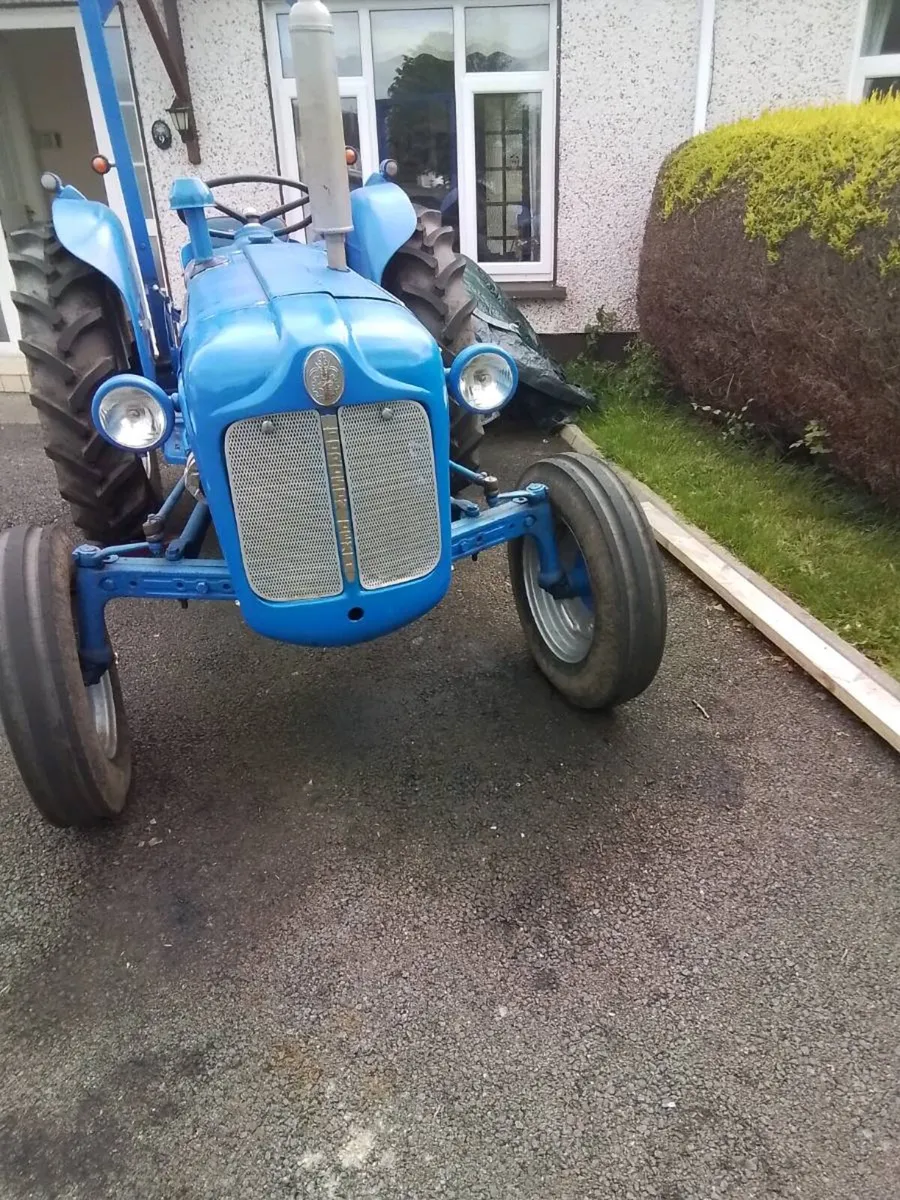 Ford dexta tractor - Image 1