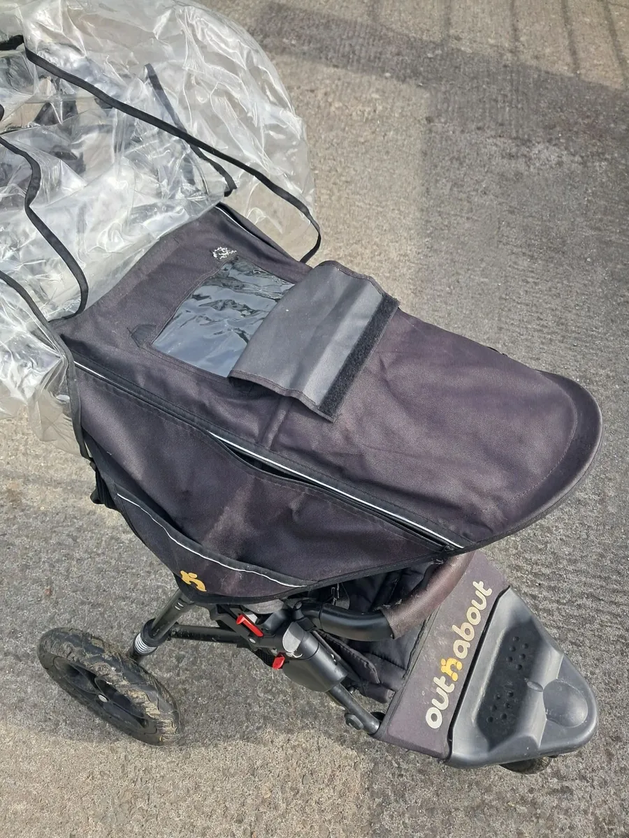 Out n about single nipper buggy - Image 3