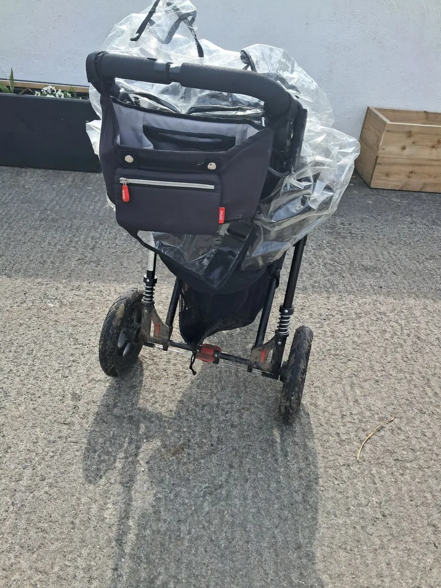 Out n about single nipper buggy - Image 4