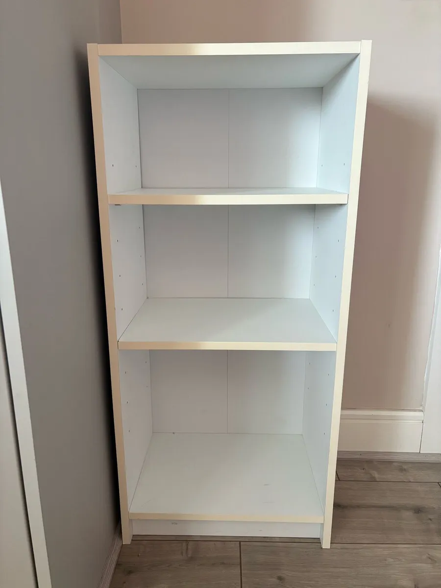 Free bookcase - Image 1