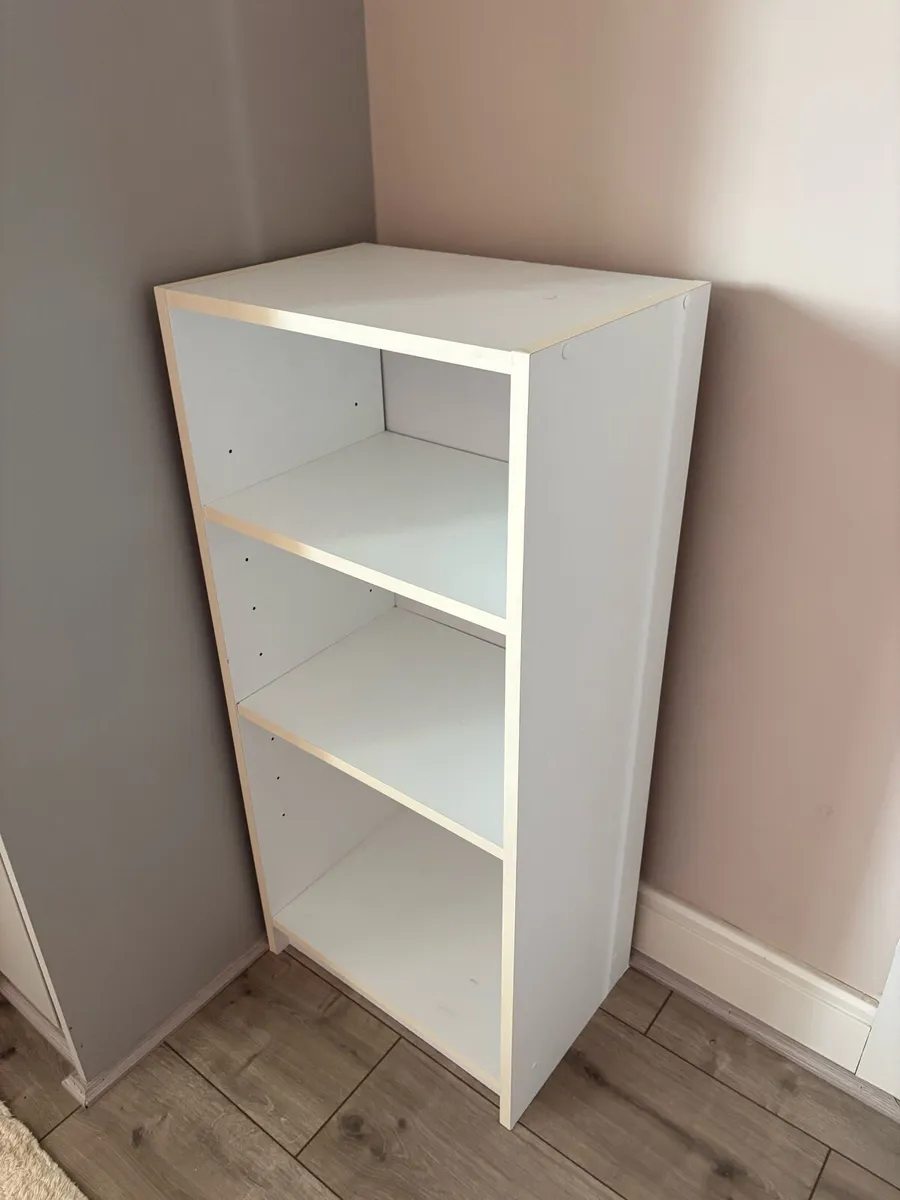 Free bookcase - Image 2