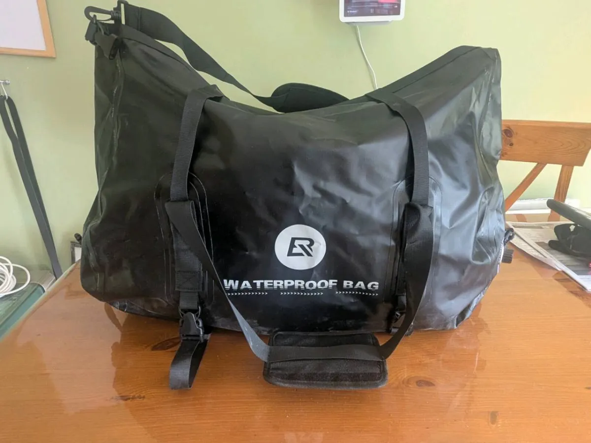 Waterproof roll top bag 55ltr - Image 2
