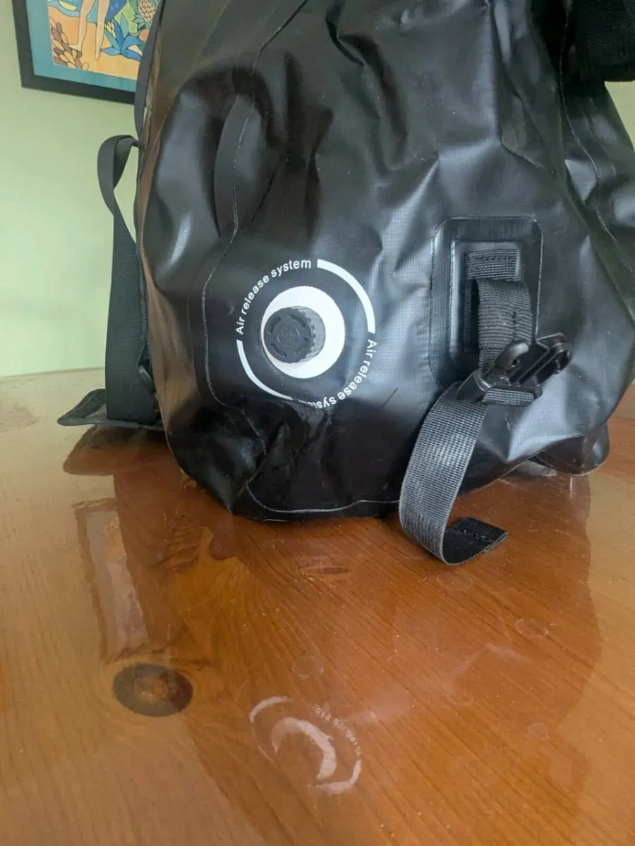 Waterproof roll top bag 55ltr - Image 3