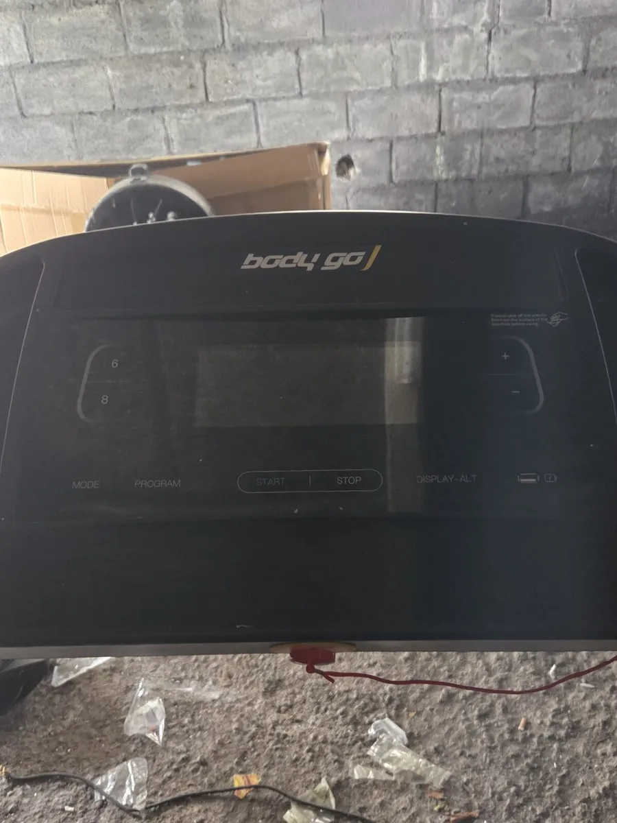 Treadmill - Image 1