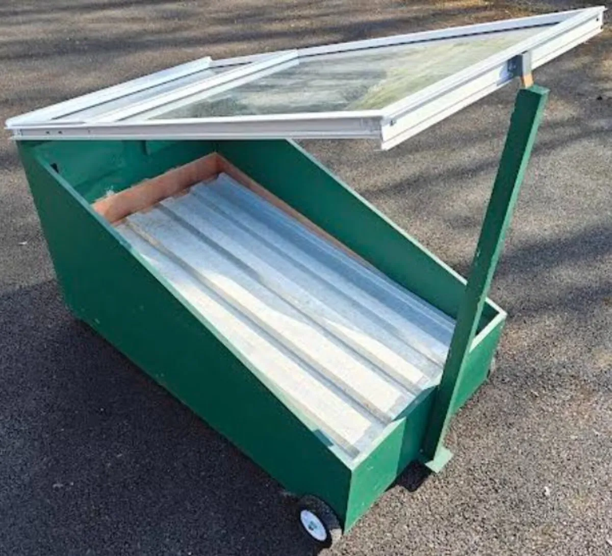 Beekeeping - Solar Honey Bee Wax Melter for Sale - Image 2