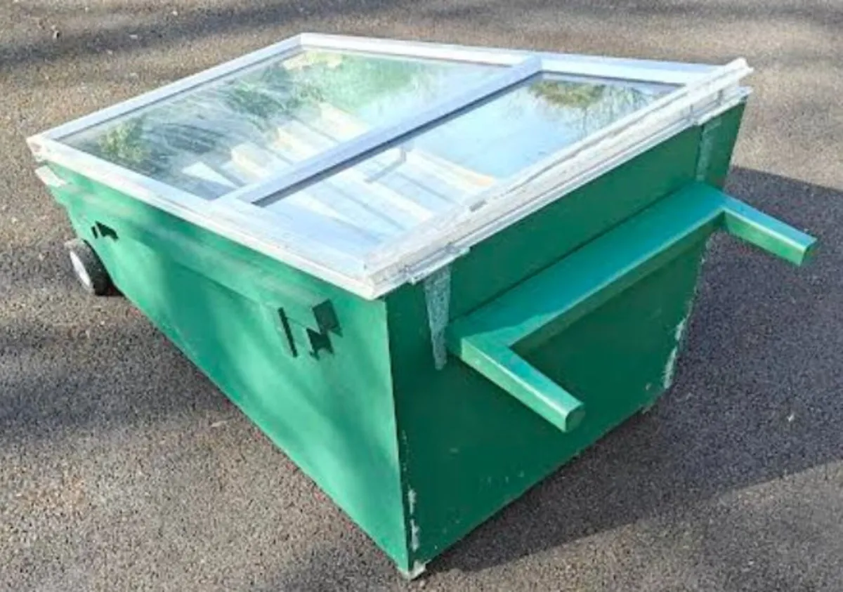 Beekeeping - Solar Honey Bee Wax Melter for Sale - Image 3