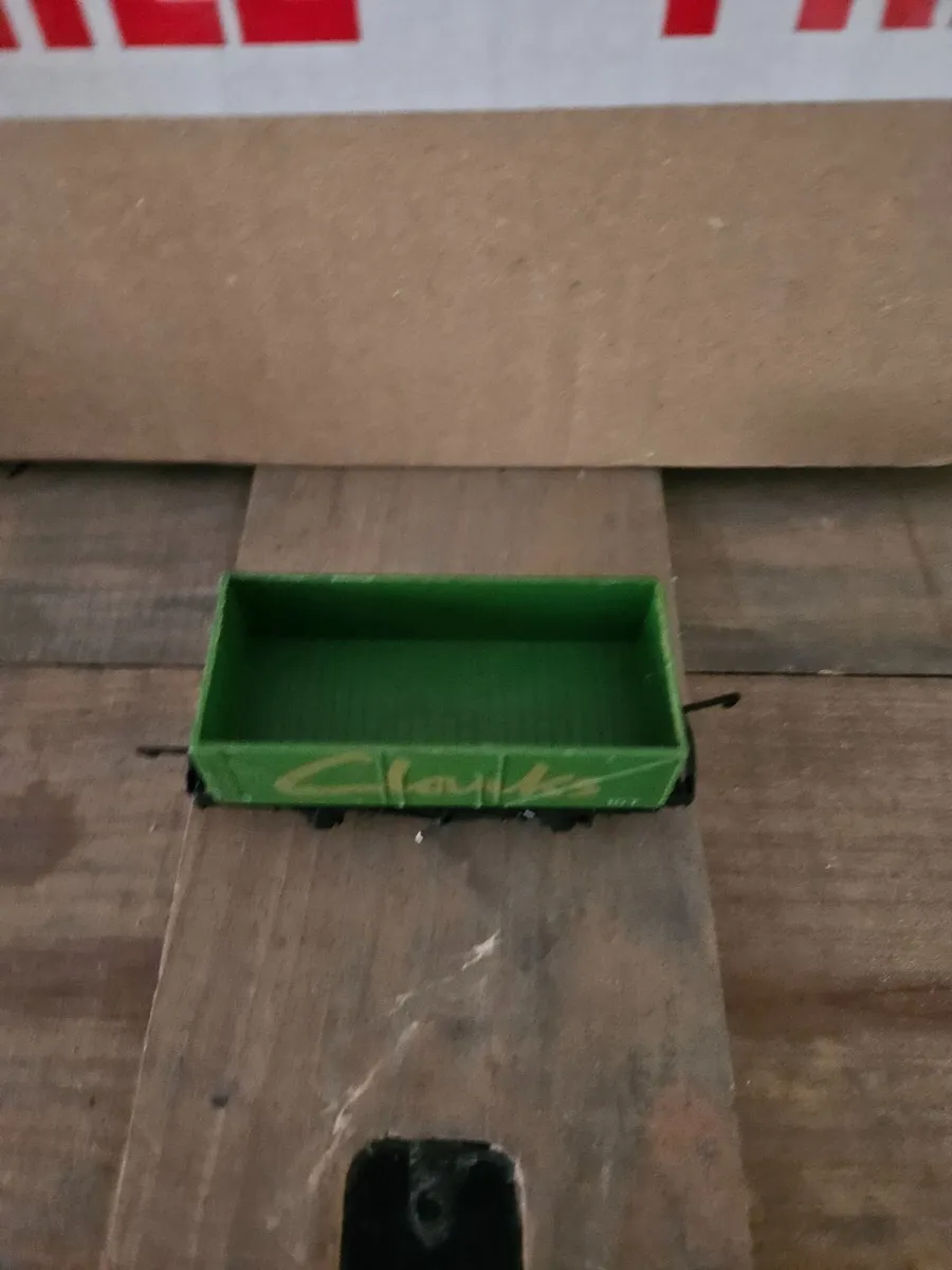 Hornby Lima Triang OO Gauge Wagon - Image 2