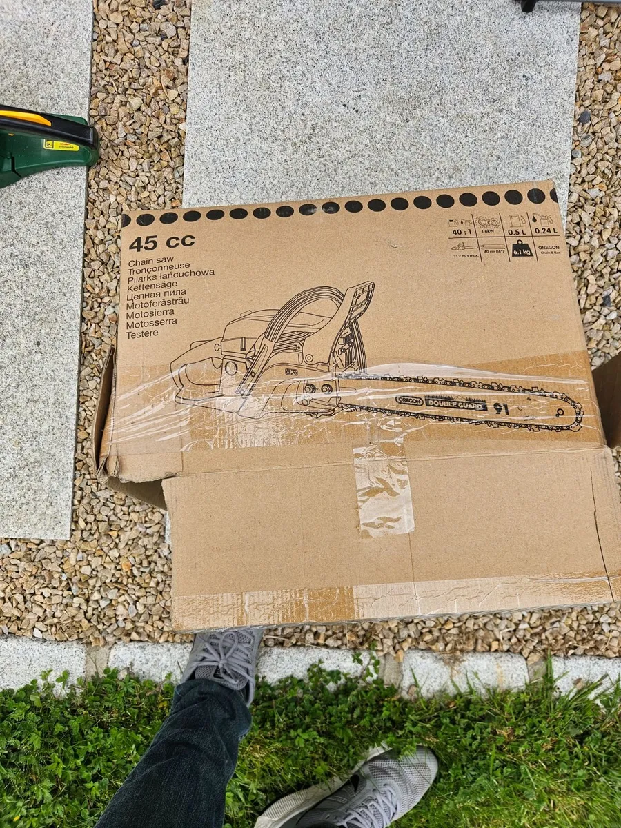 Petrol chainsaw - Image 2