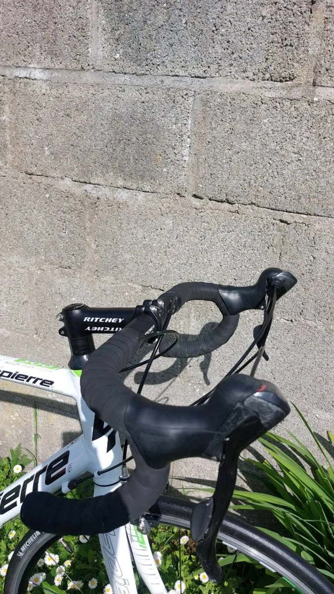 Lapierre Audacio 300 Road Bike -Shimano Sora -56cm - Image 4