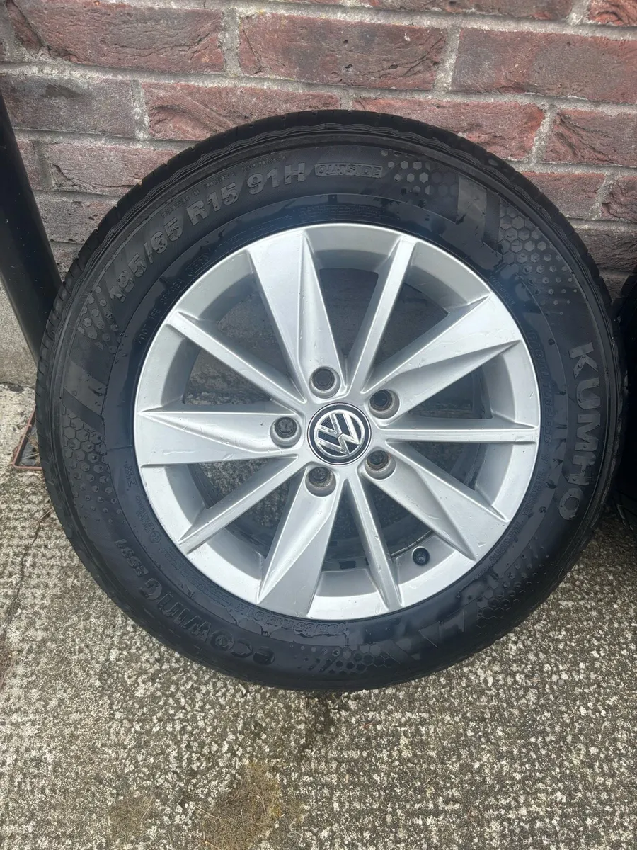4 alloys with brand new tires - Image 2