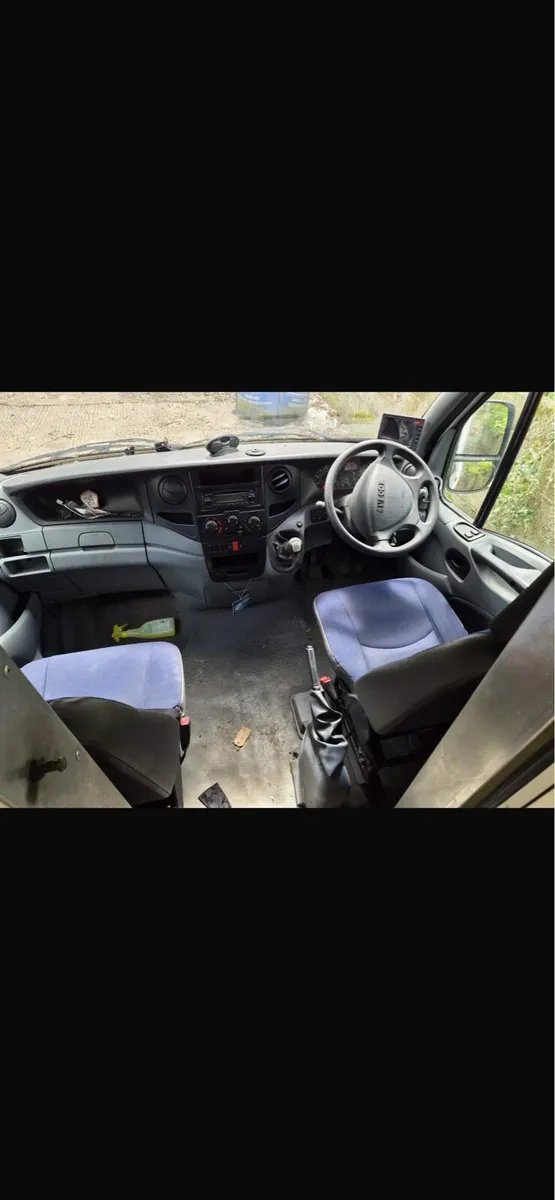 Iveco daily van with awing - Image 2