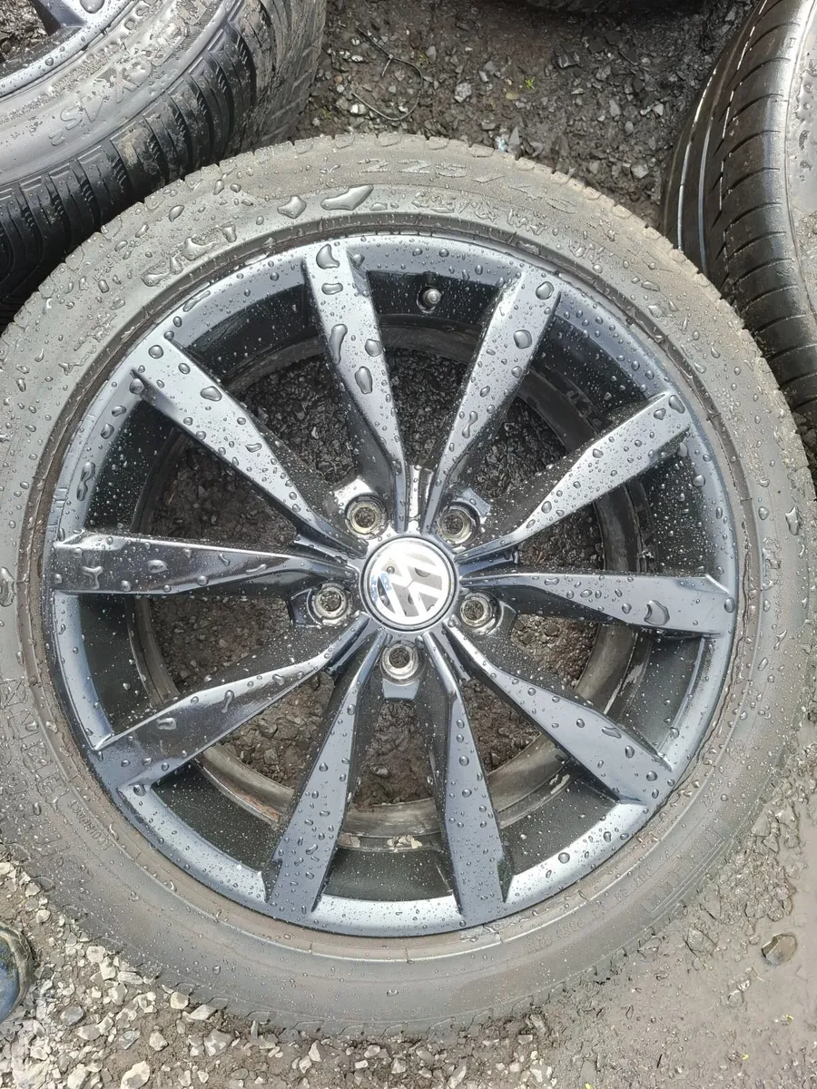17" Genuine Vw Alloys with tyres - Image 1