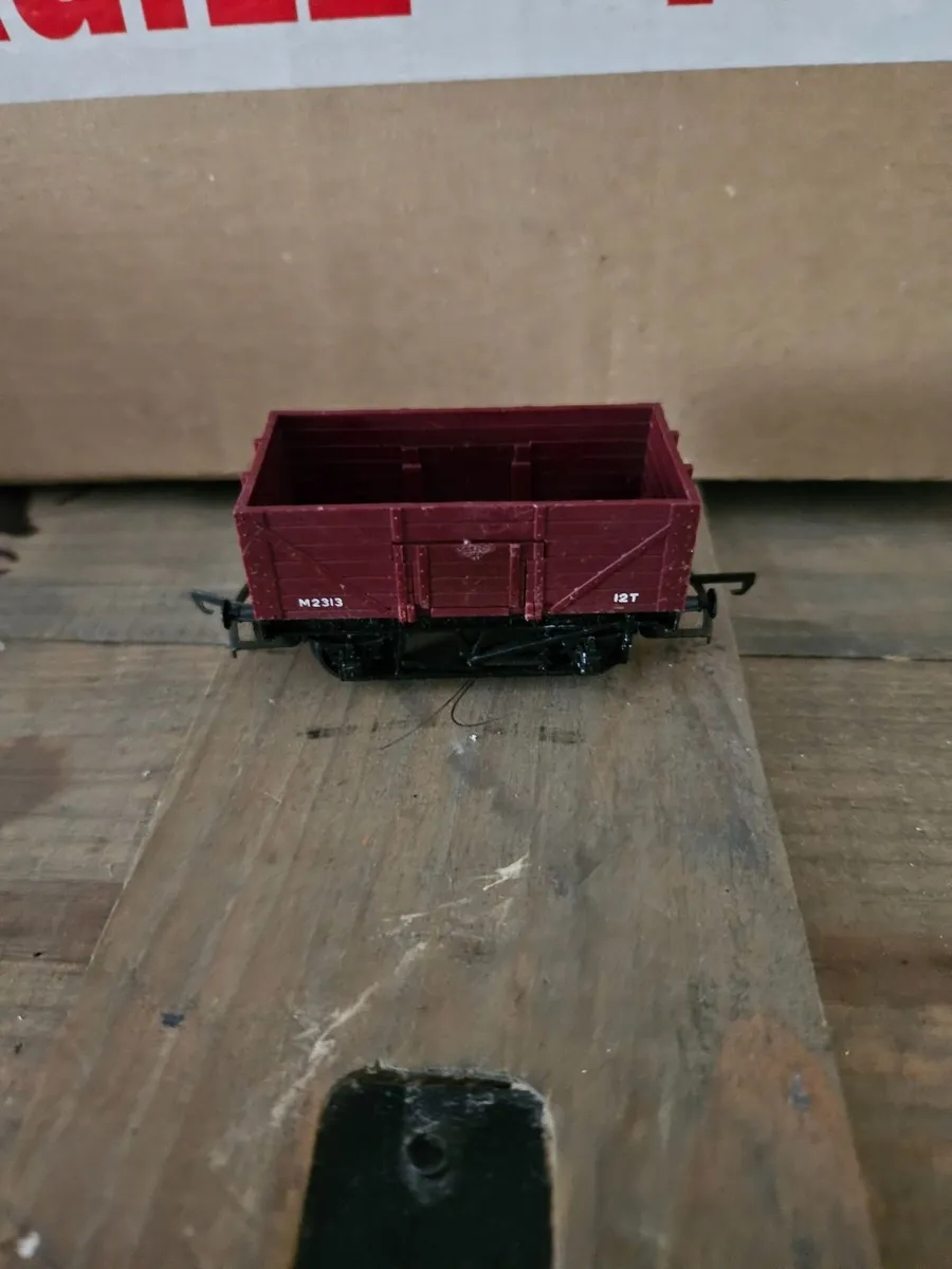 Hornby Triang Lima OO Gauge Wagon - Image 1