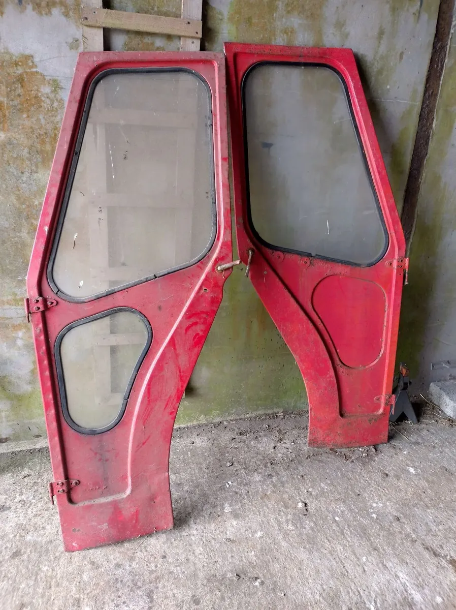 1971 Massey Ferguson 135 Tractor parts - Image 1