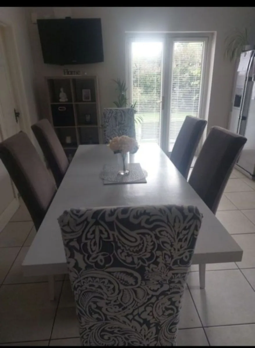 Dining table and chairs - Image 2