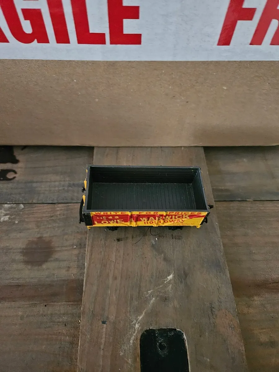 Hornby Lima Triang OO Gauge Wagon - Image 1