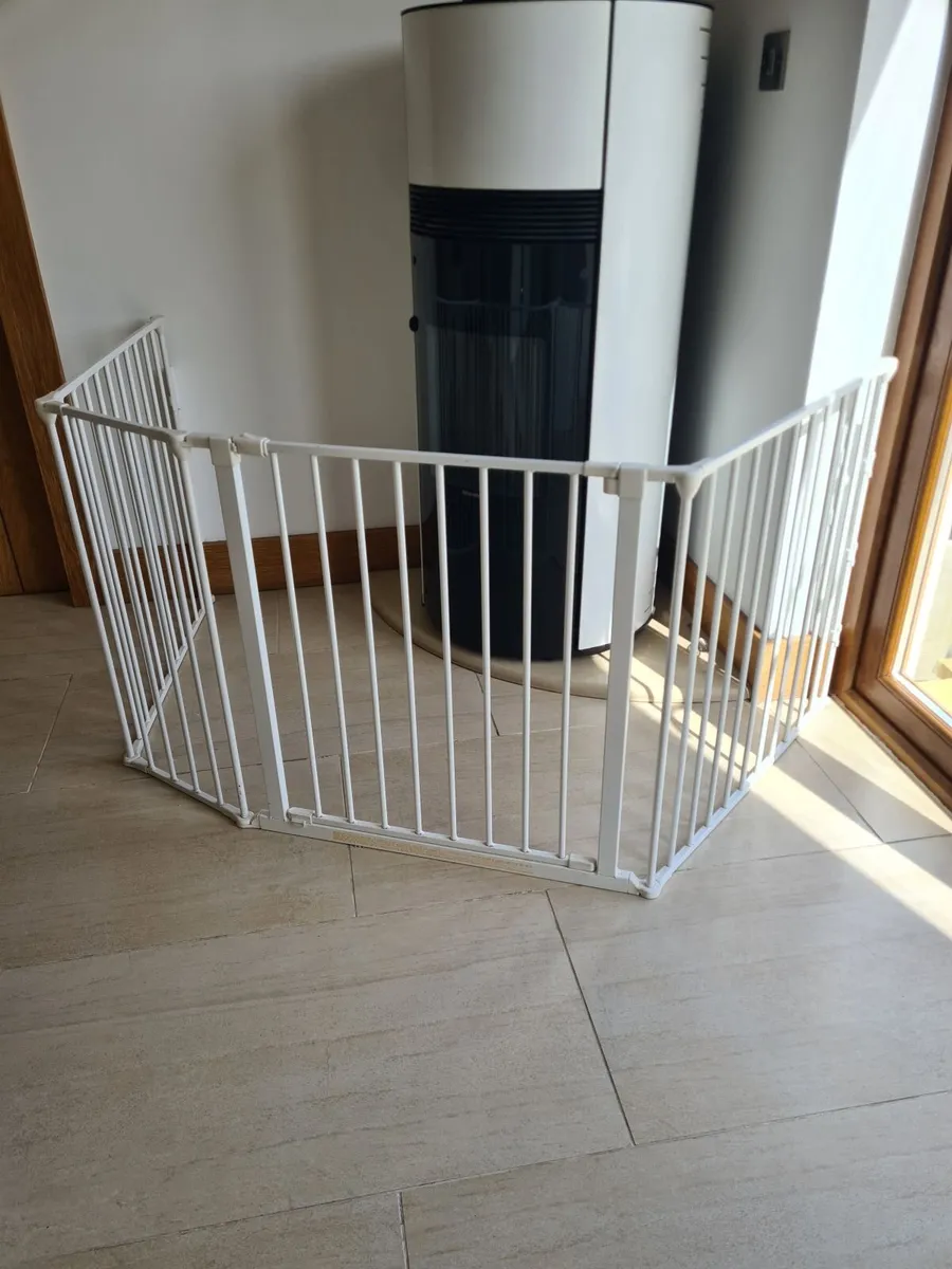Safety gate - Image 1