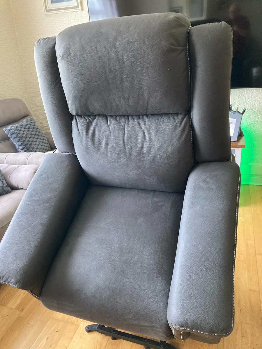 Rise/recliner chair - Image 4