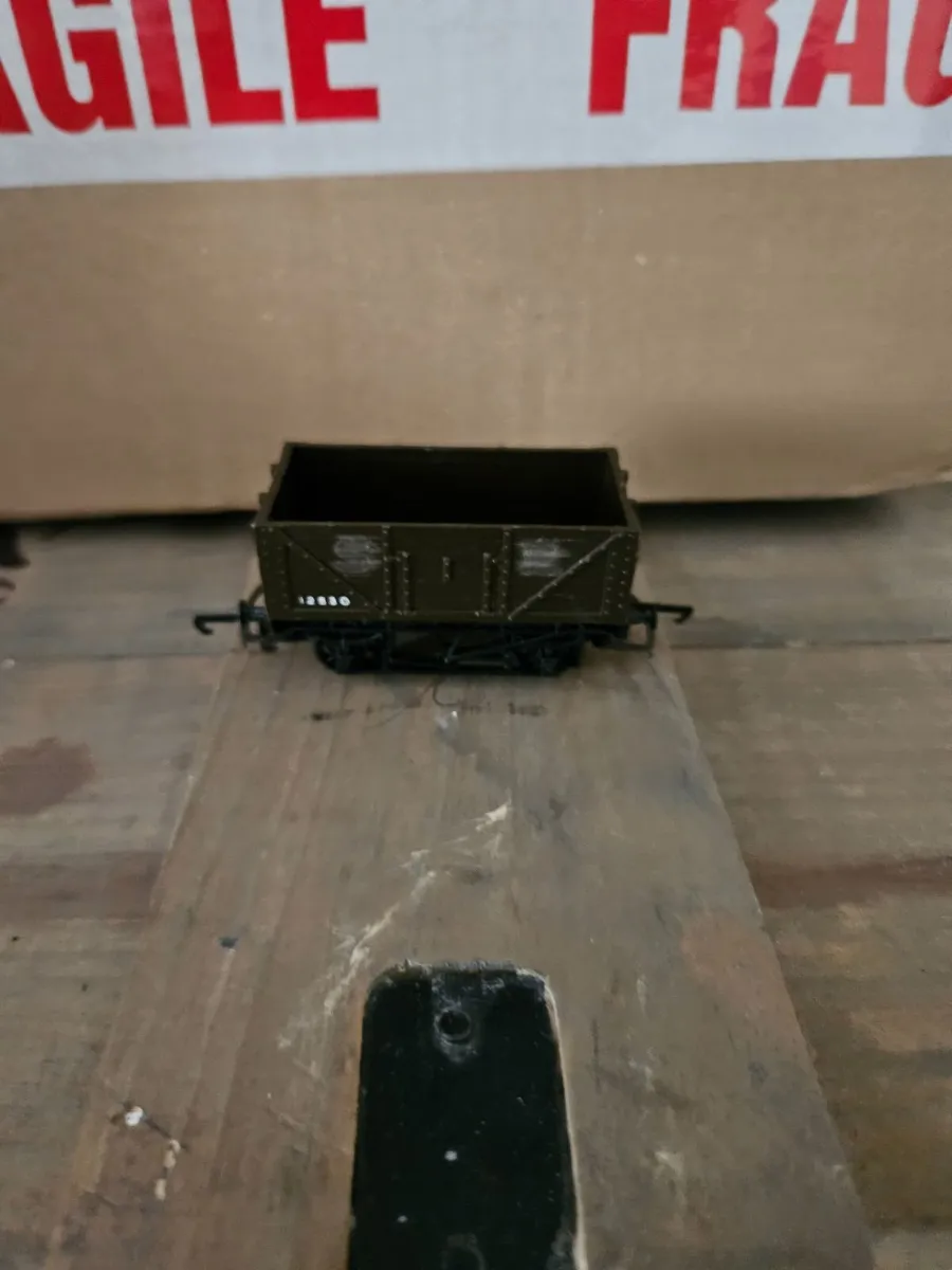 Hornby Lima Triang OO Gauge Wagon - Image 1