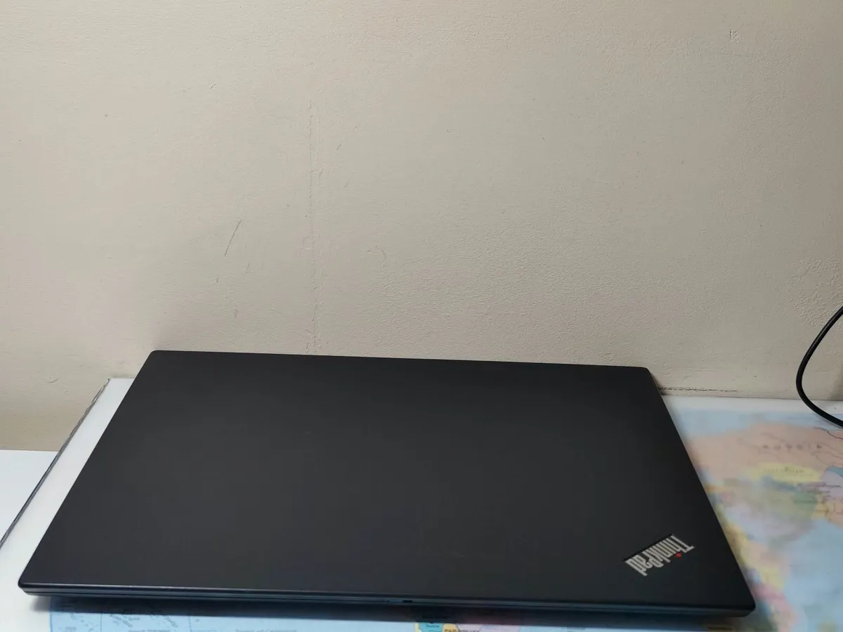 Lenovo ThinkPad T495s AMD Ryzen 7 pro | 16GB RAM | - Image 3
