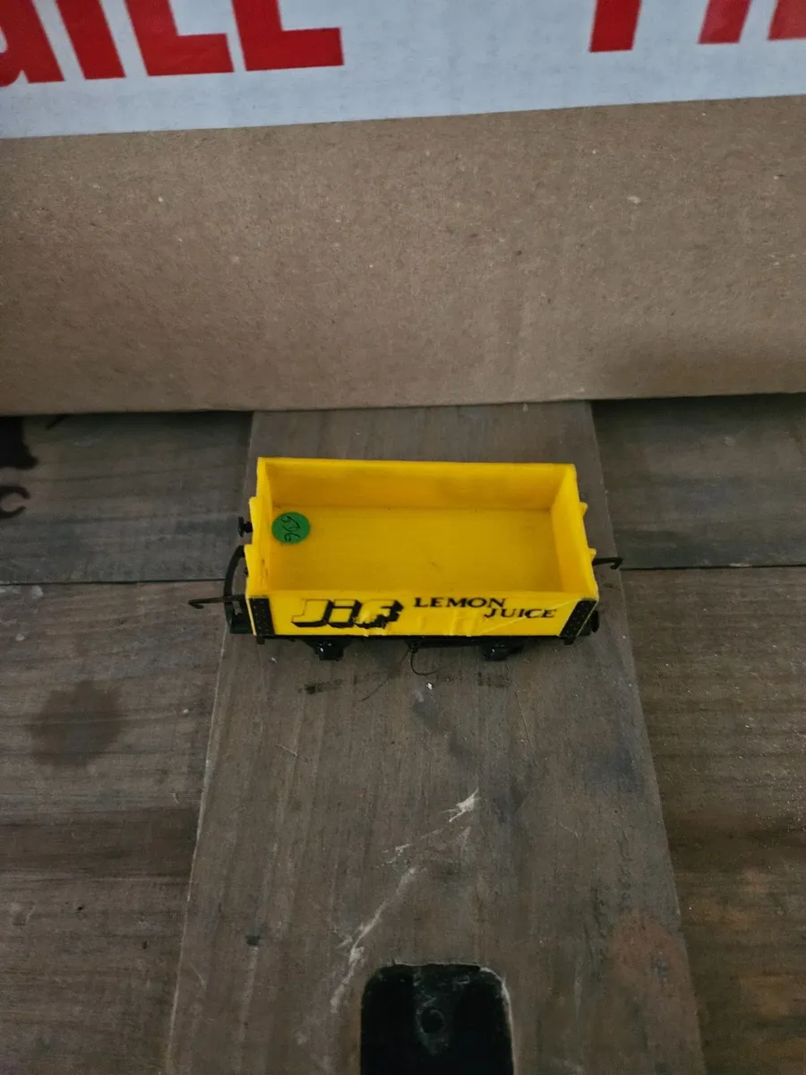Hornby Lima Triang OO Gauge Wagon - Image 1