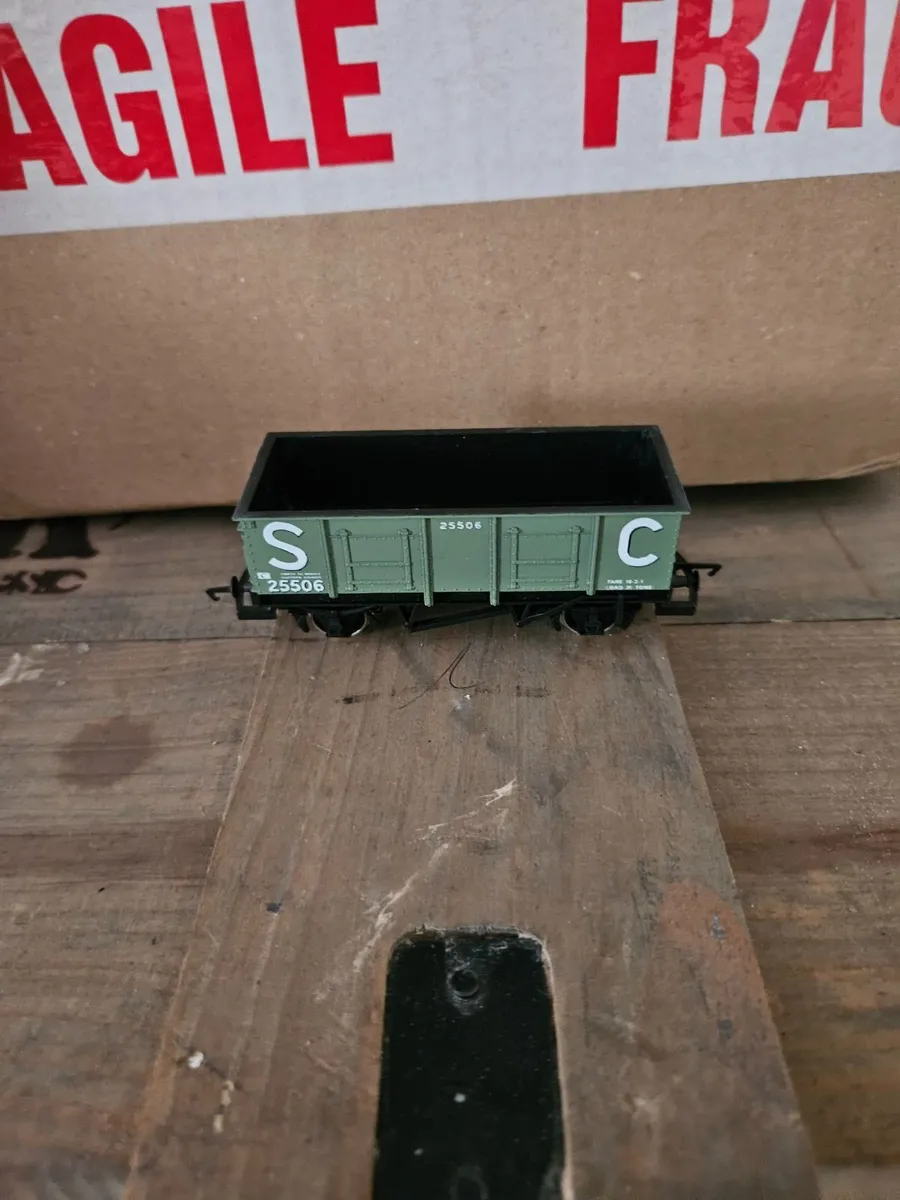 Hornby Lima Triang OO Gauge Wagon - Image 1