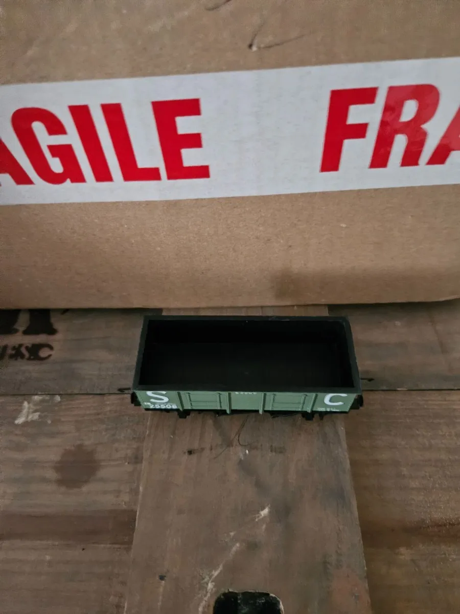 Hornby Lima Triang OO Gauge Wagon - Image 2