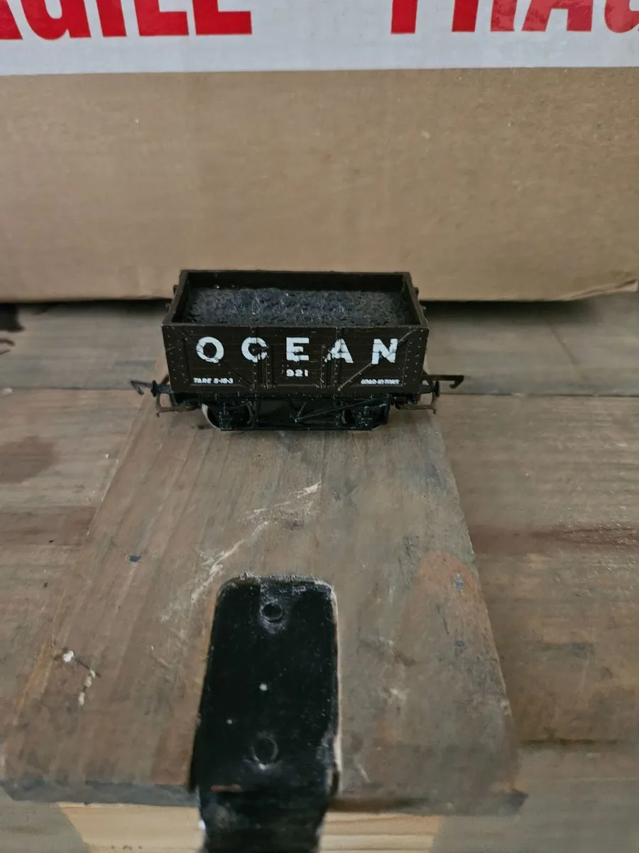 Hornby Lima Triang OO Gauge Wagon - Image 1