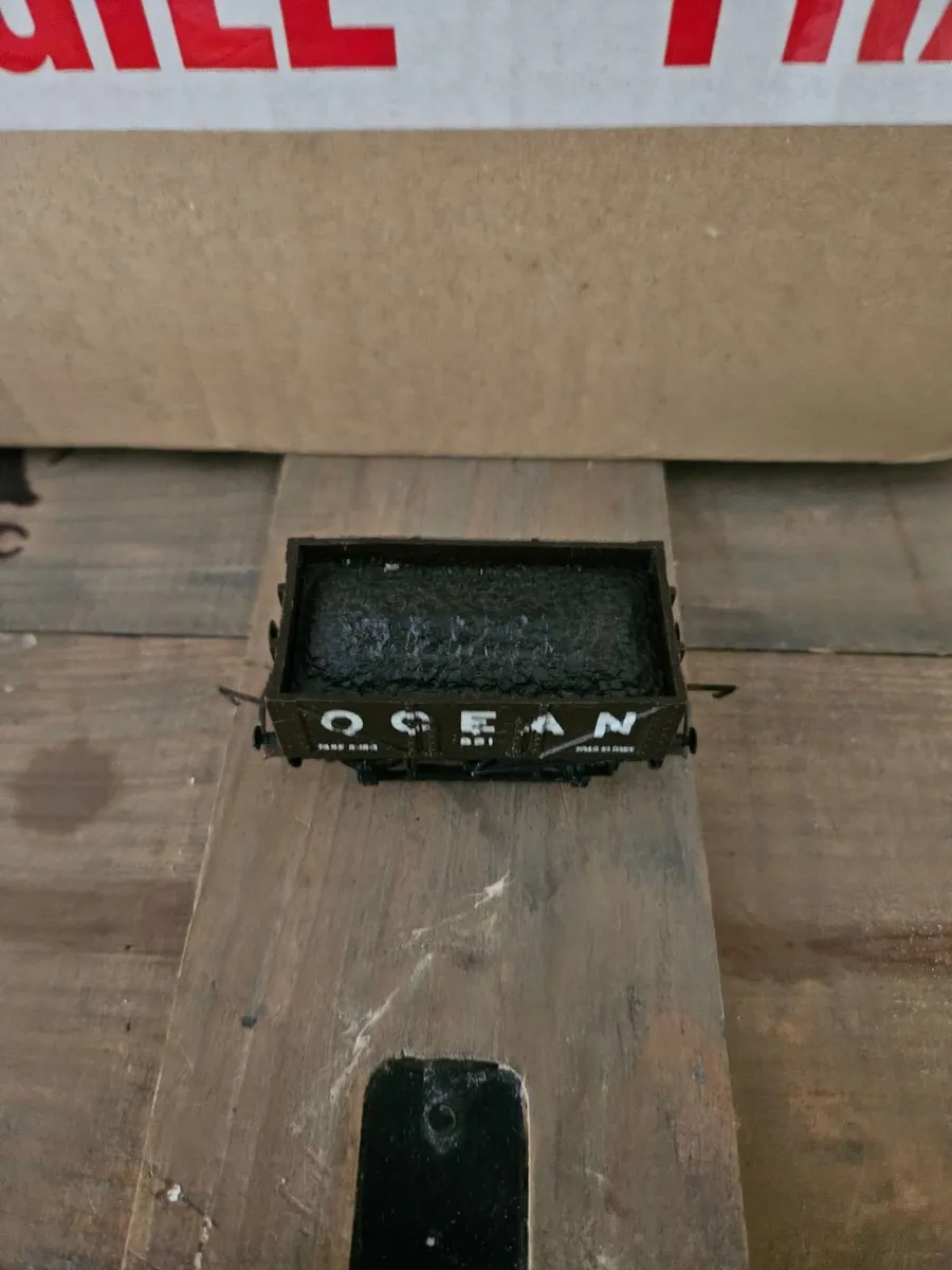 Hornby Lima Triang OO Gauge Wagon - Image 2