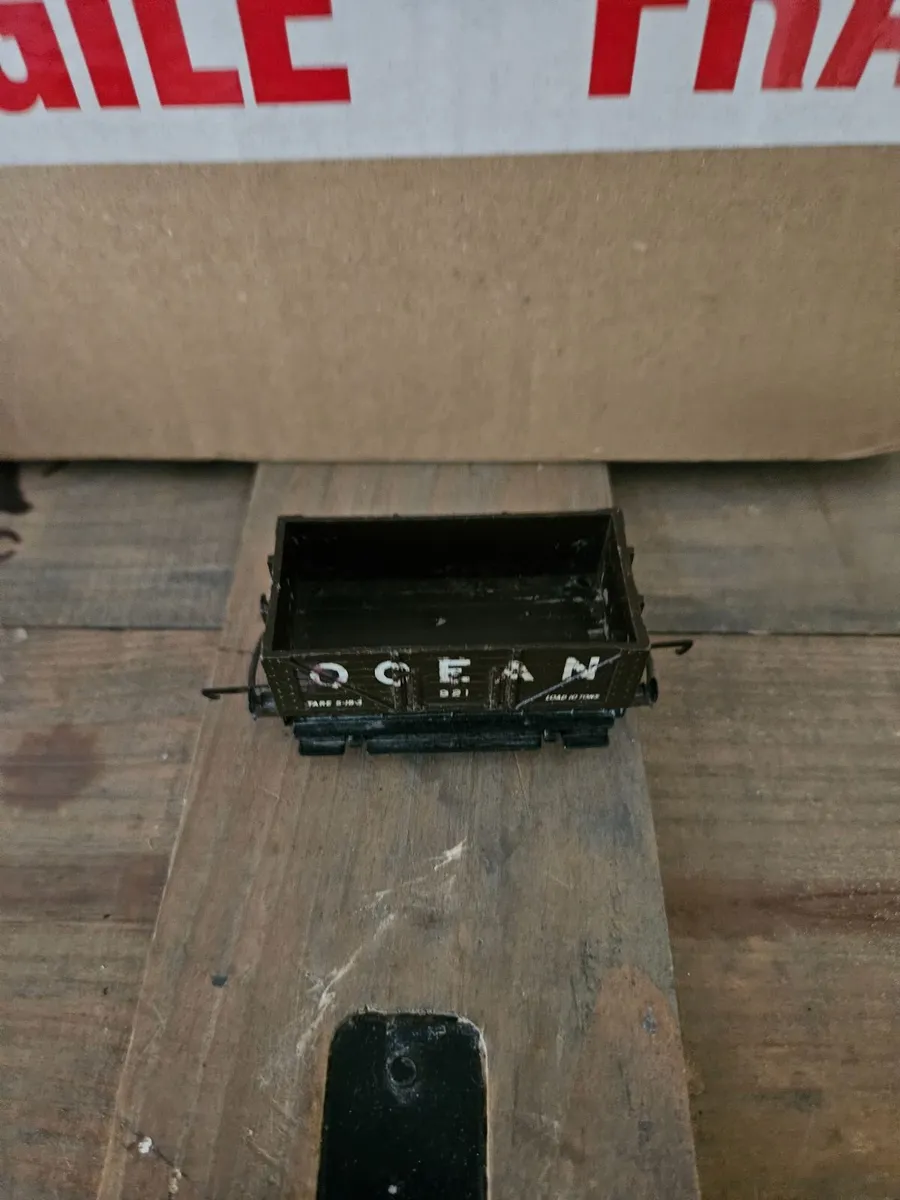 Hornby Lima Triang OO Gauge Wagon - Image 2