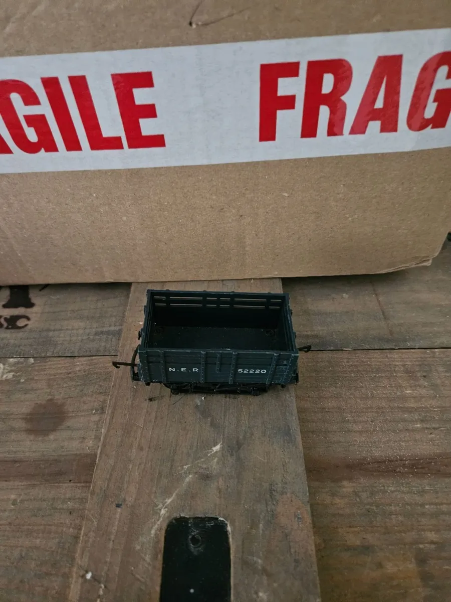 Hornby Lima Triang OO Gauge Wagon - Image 2