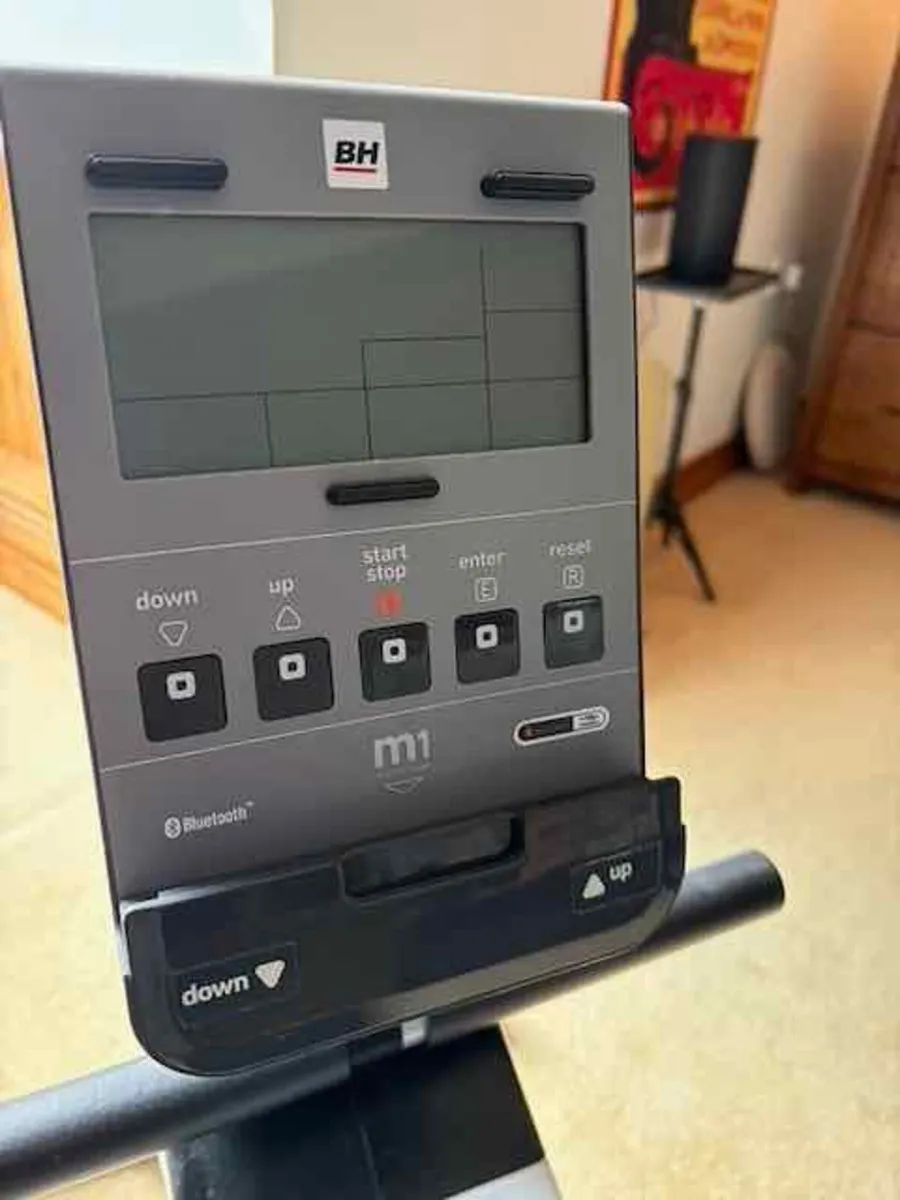 BH Fitness Aquo Dual rowing machine - Image 3