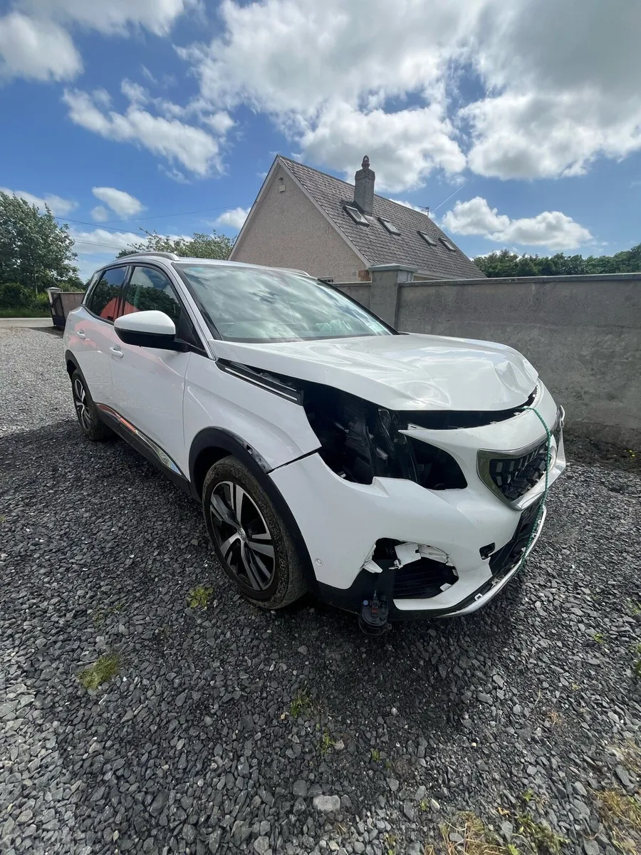 2018 Peugeot 3008 Allure - Image 2