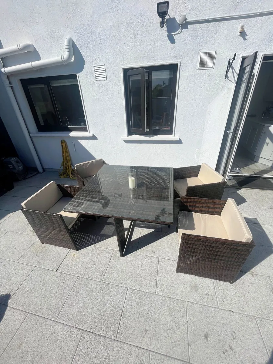 Garden table and chairs - Image 3