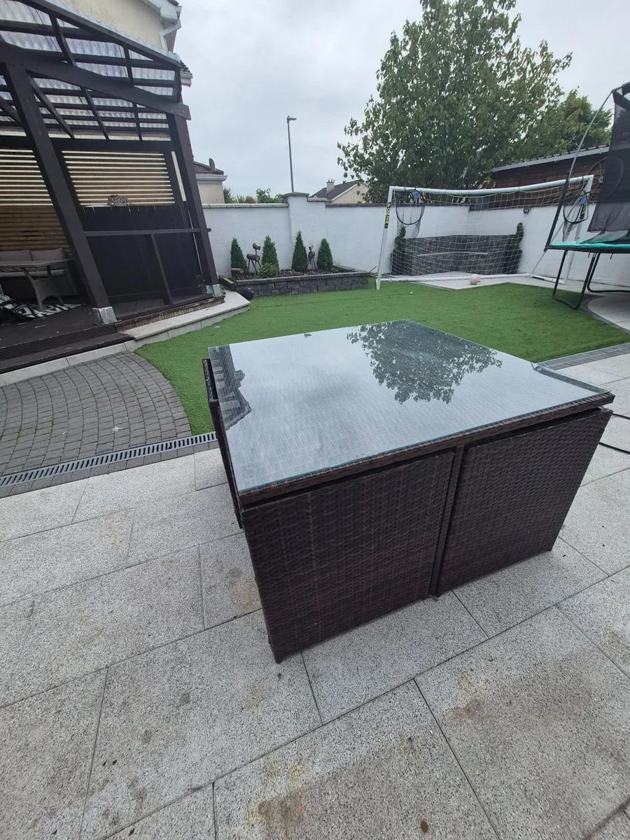 Garden table and chairs - Image 1