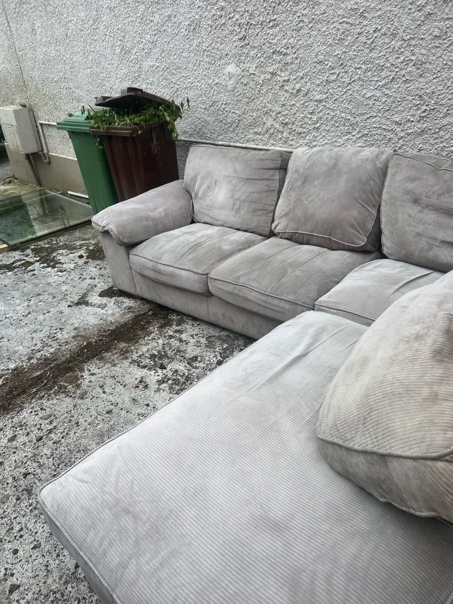 Corner Couch - Image 1