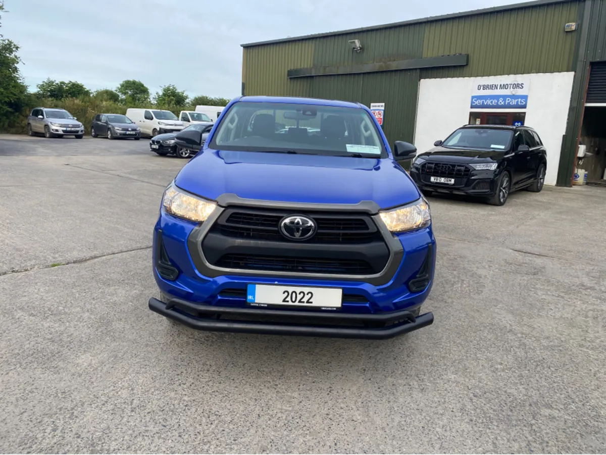 Toyota Hilux ACTIVE D-4D 4WD DCB - Image 2