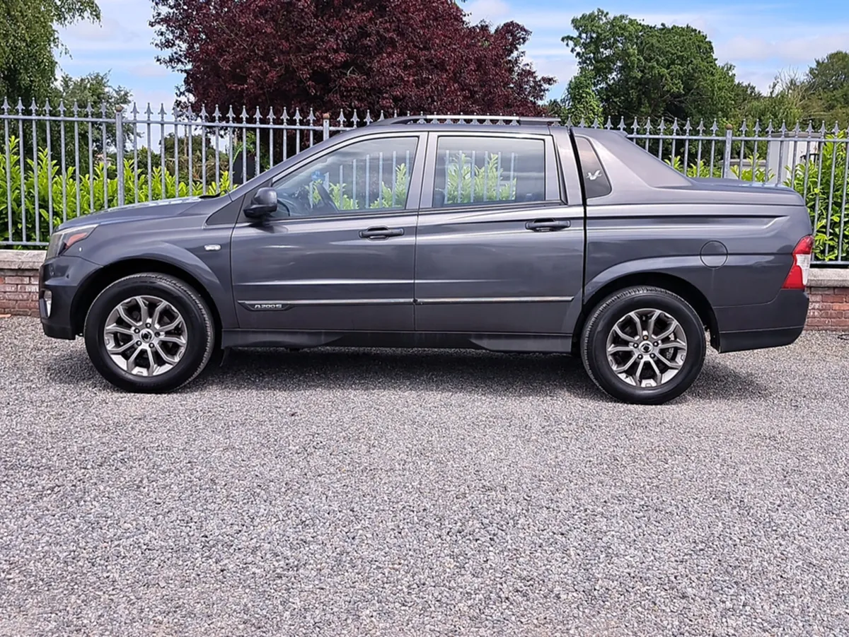 SsangYong Korando 4 Wheel Drive Crewcab Sport  Pic - Image 4