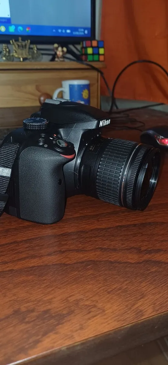 Nikon D3300 AF-P 18-55 VR kit 16 shutter acutation - Image 1