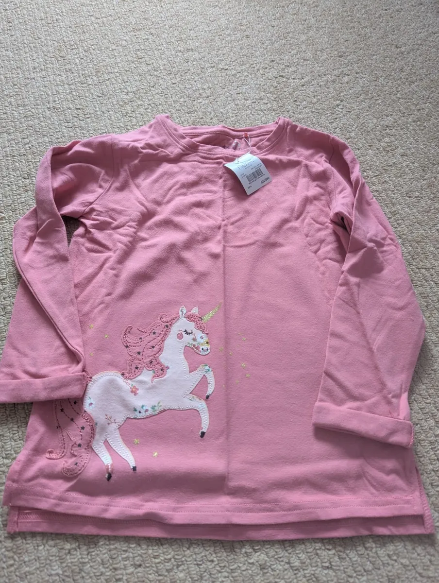 Clothes - Image 3