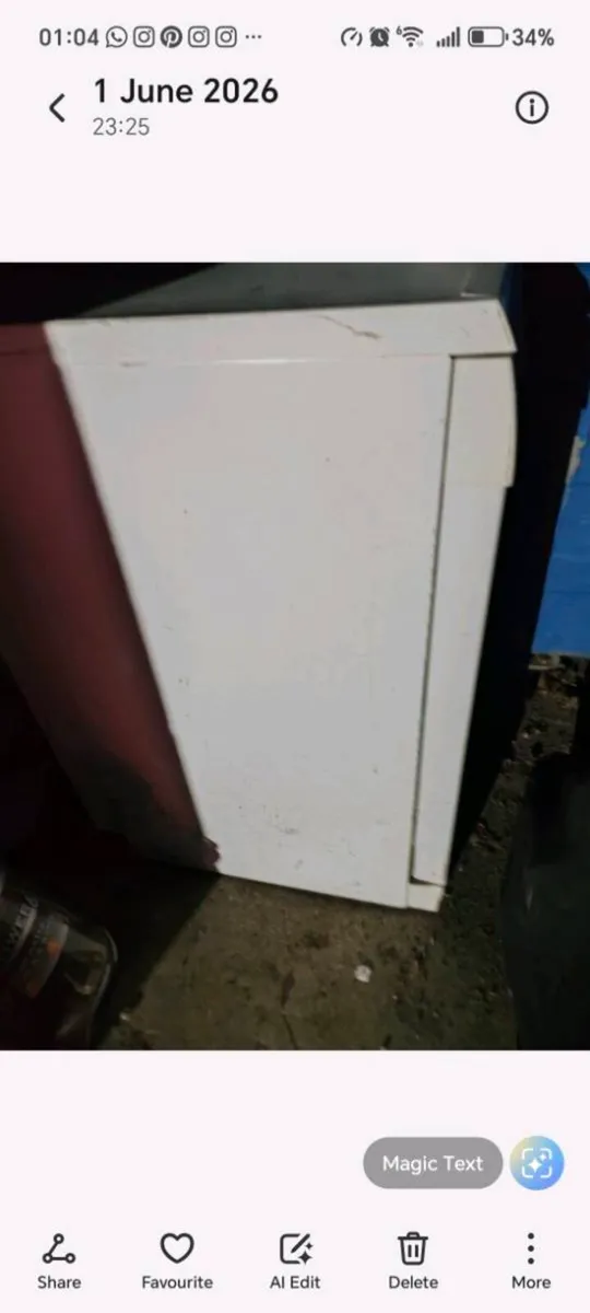 Bosch Oven,Radiatorheaters4,4types sofa,table, dis - Image 4