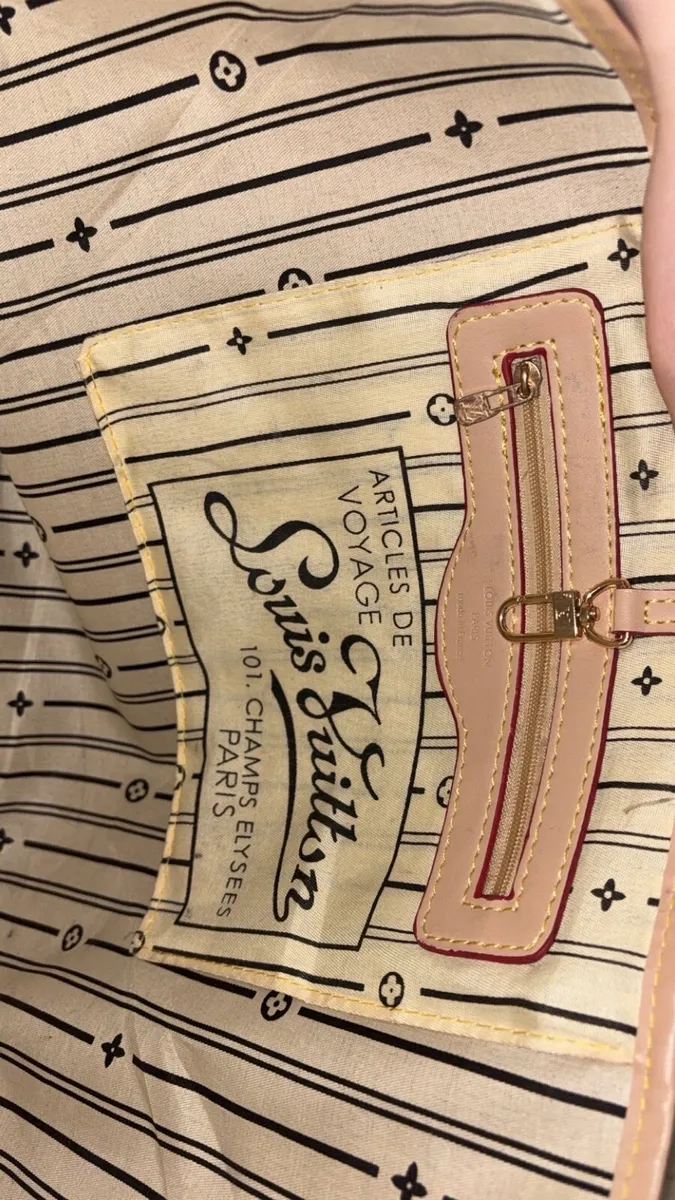 Louis Vuitton Handbag - Image 3