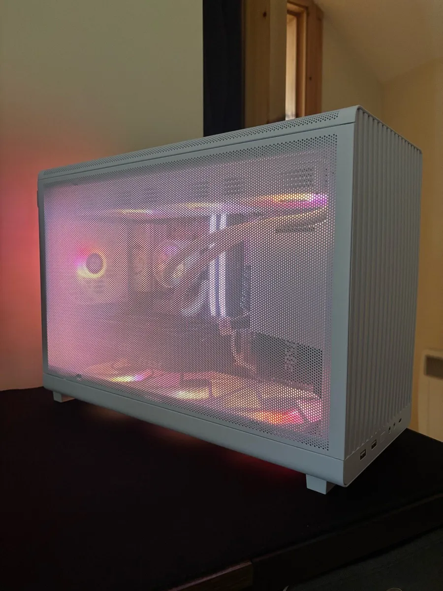 Gaming PC - Ryzen 7 9800X3D, RTX 5070, 32GB DDR5 - Image 4