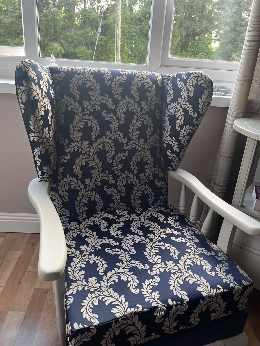 wing backed armchair - Image 2