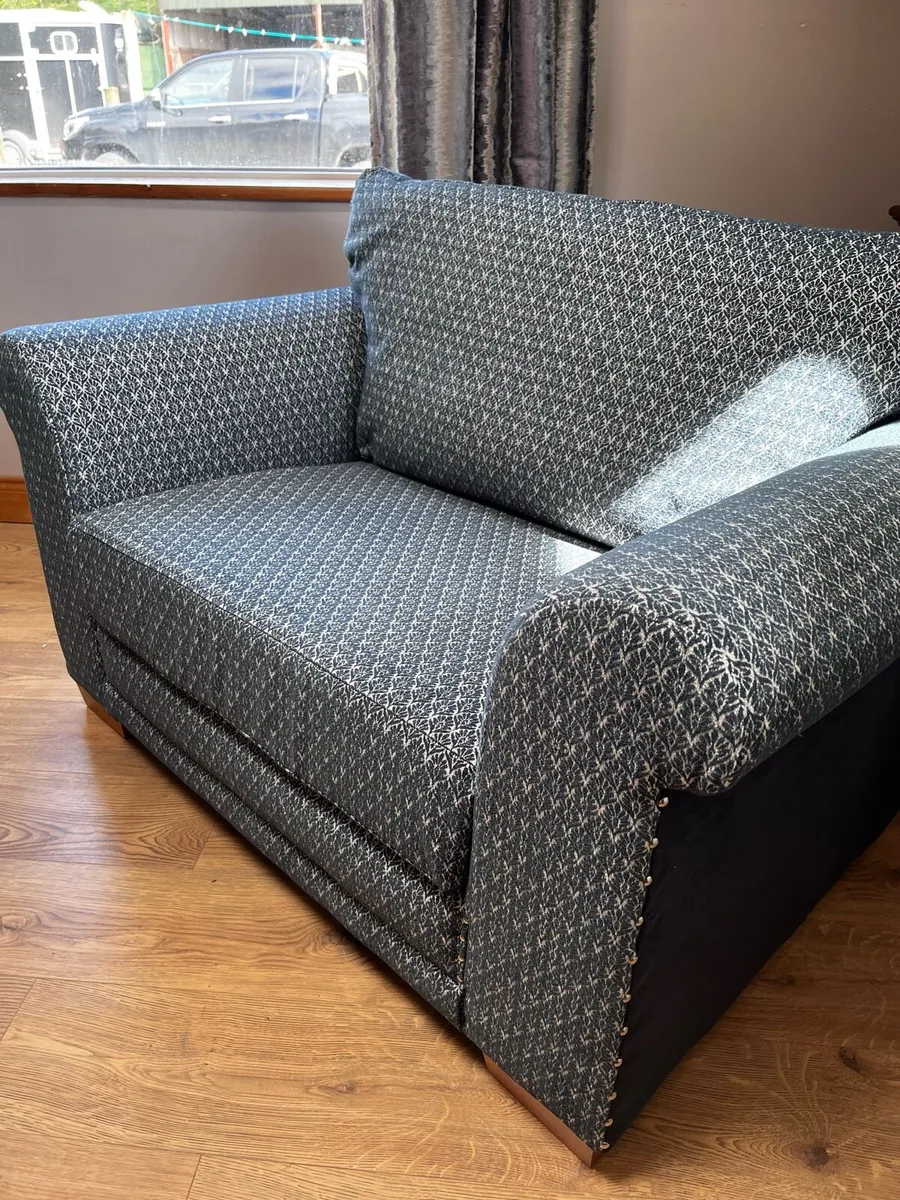 large cuddle armchair - Image 1